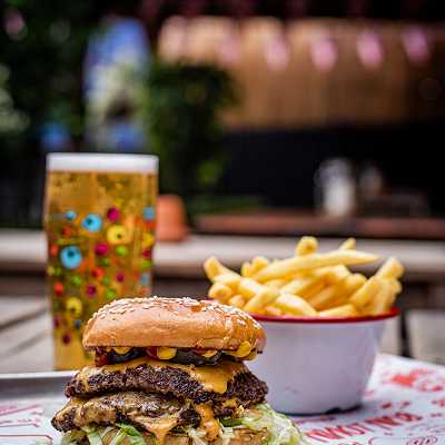 BLC cheeseburger & fries