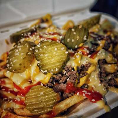 Dirty cheeseburger fries