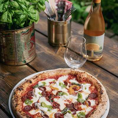 DDPC pizza & orange wine